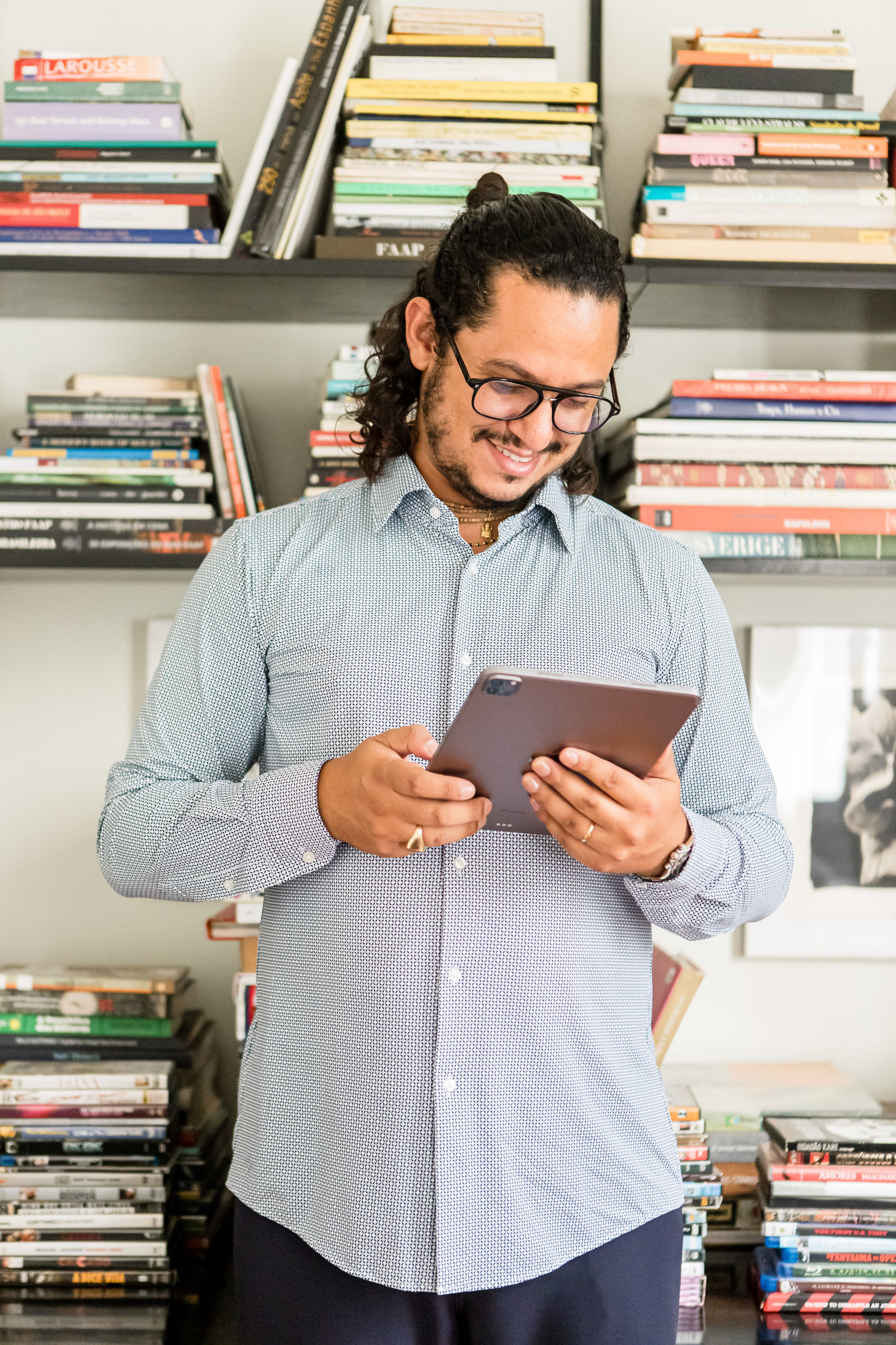 Paramjyoti in consultation